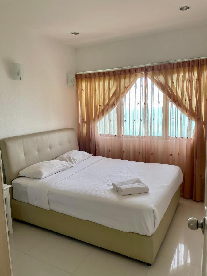 Appartamento The Ferringhi Sea View At Sri Sayang Batu Ferringhi Esterno foto