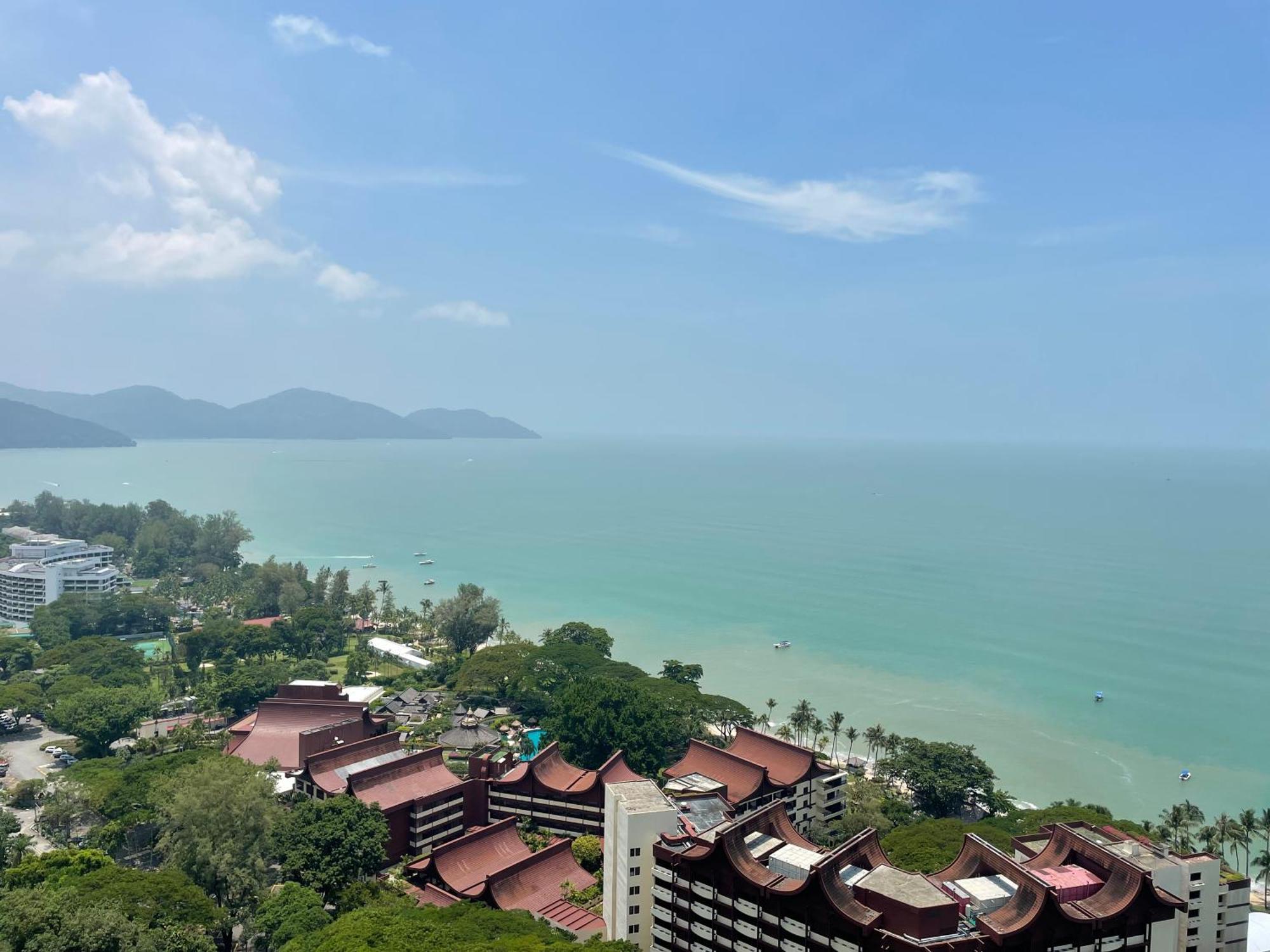 Appartamento The Ferringhi Sea View At Sri Sayang Batu Ferringhi Esterno foto