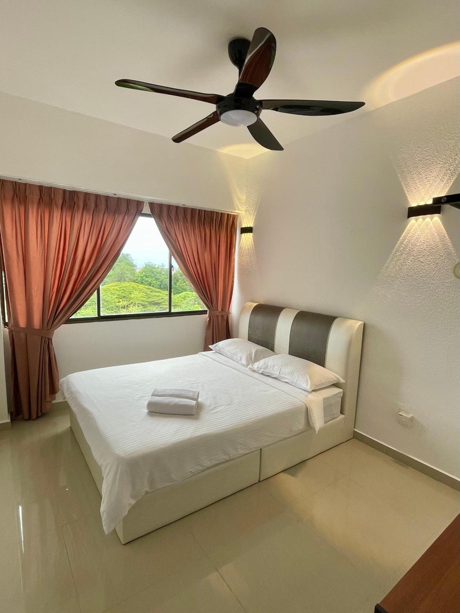 Appartamento The Ferringhi Sea View At Sri Sayang Batu Ferringhi Esterno foto