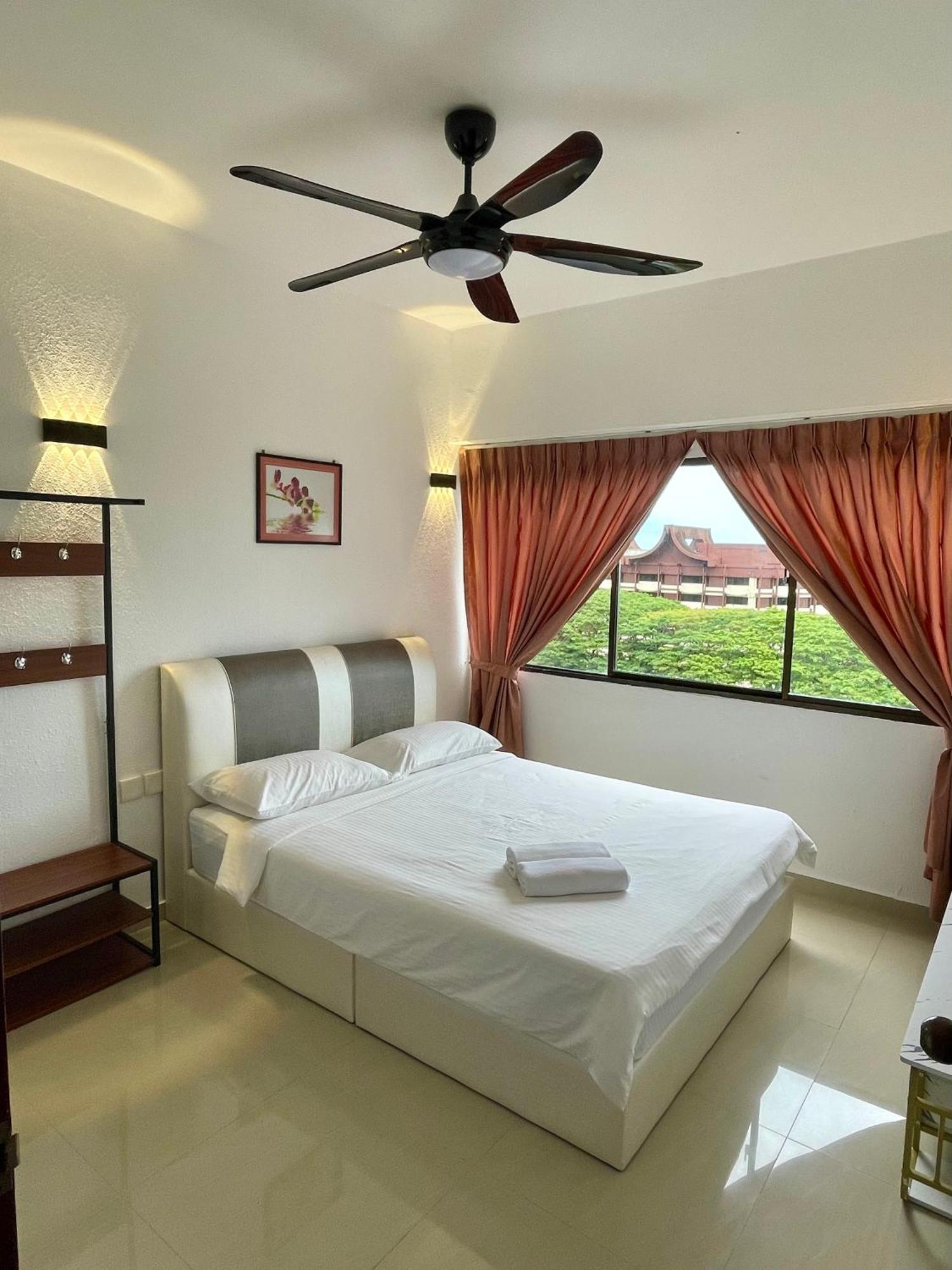 Appartamento The Ferringhi Sea View At Sri Sayang Batu Ferringhi Esterno foto