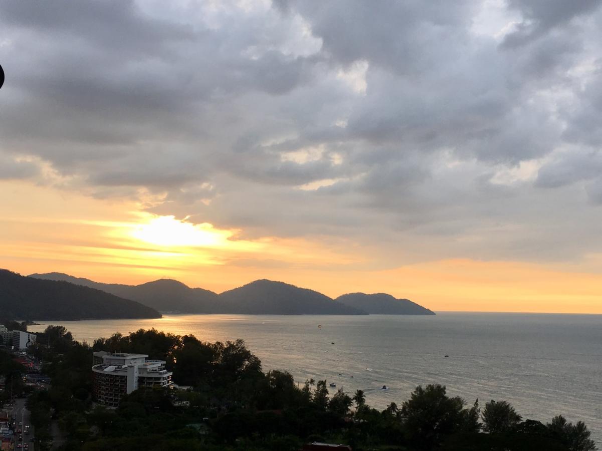 Appartamento The Ferringhi Sea View At Sri Sayang Batu Ferringhi Esterno foto